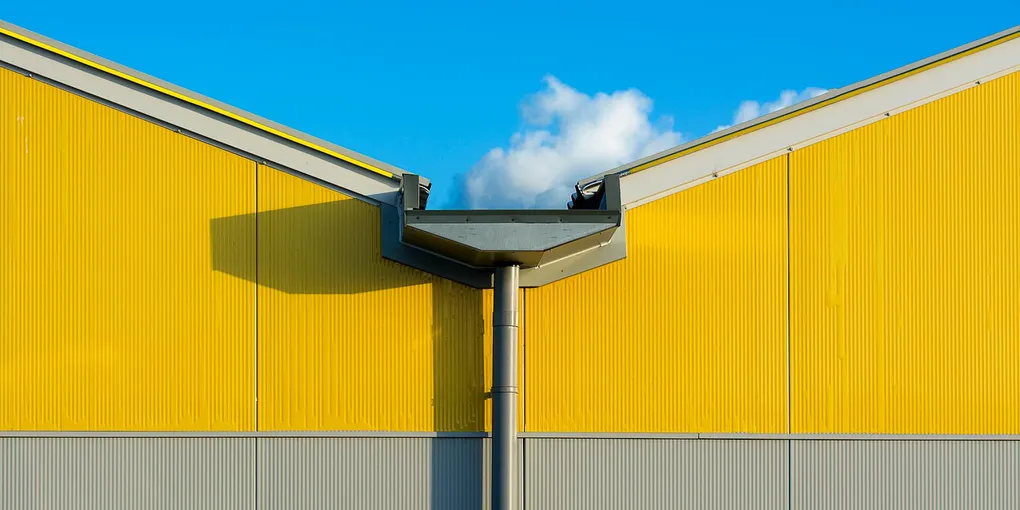 Gutter Cleaning Cost 2026: $100–$400 by Story Count and Home Size