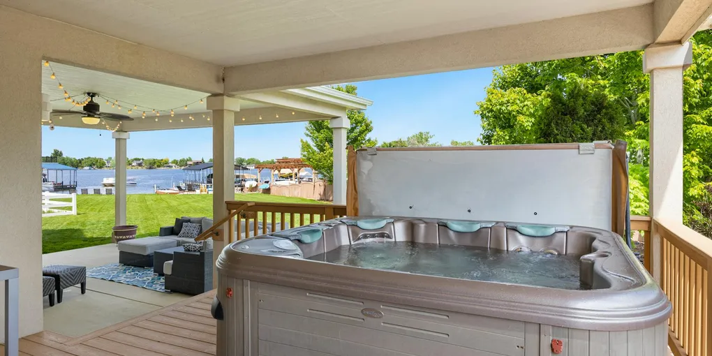Hot Tub Renovation & Installation Cost 2026: $300–$44,000 by Brand