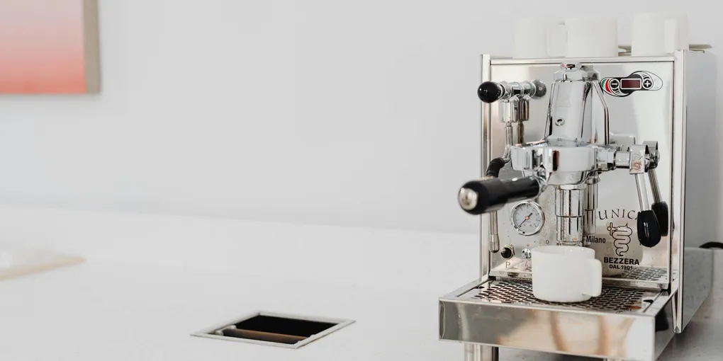 How to Clean a Coffee Maker (2026): Descale in 20 Minutes with Vinegar