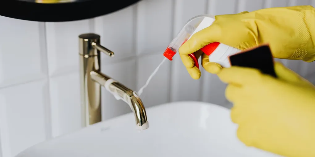 How to Deep Clean a Bathroom (Top to Bottom)