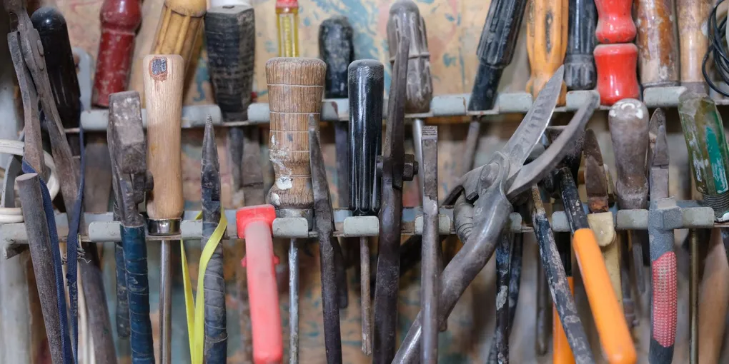 How to Fix a Broken Cabinet Shelf in 15 Minutes ($0–$12 with Toothpick Trick)
