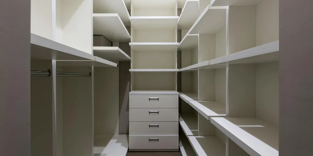 How to Fix a Broken Closet Shelf in 15 Minutes ($0–$20 Bracket or Pin Fix)