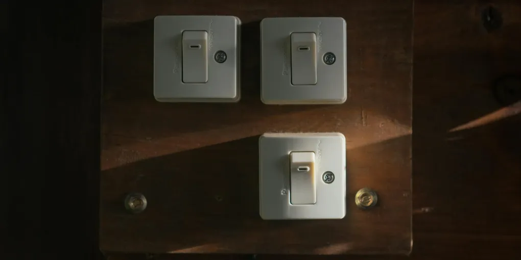 How to Fix a Broken Dimmer Switch