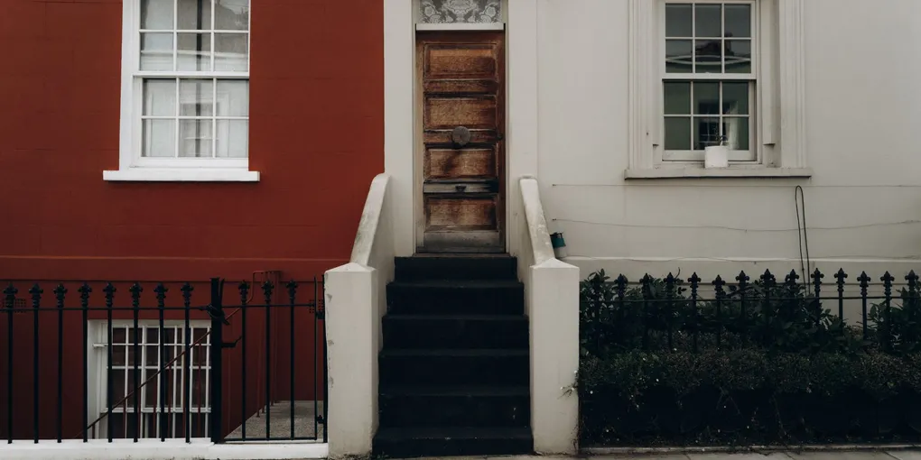 How to Fix a Broken Door Sweep in 15 Minutes ($5–$20 Replacement)
