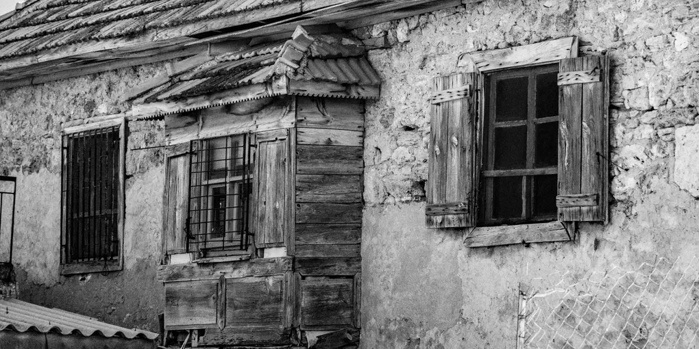 How to Fix a Broken Exterior Window Shutter