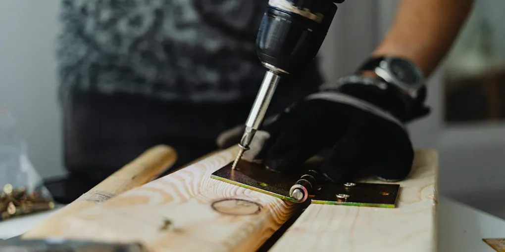 How to Fix a Broken Handrail Bracket: Secure It in 20 Minutes