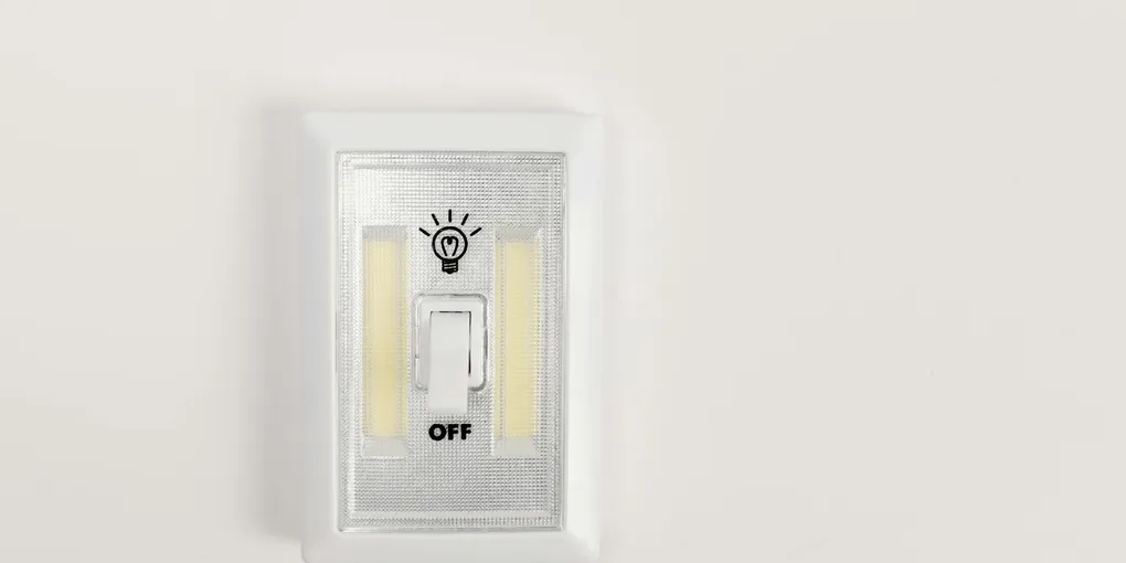 How to Fix a Broken Light Switch Cover