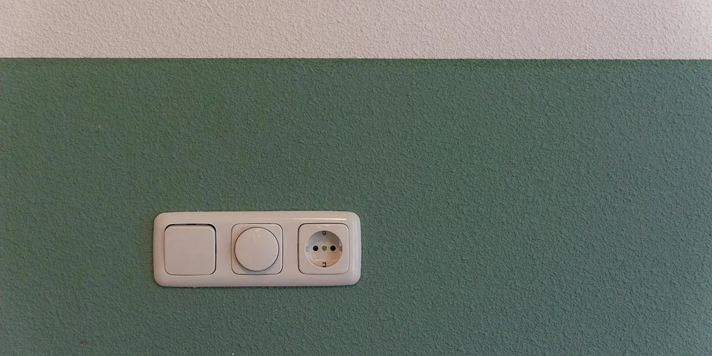 How to Fix a Broken Light Switch Plate