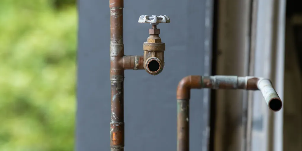 How to Fix a Broken Outdoor Faucet Handle