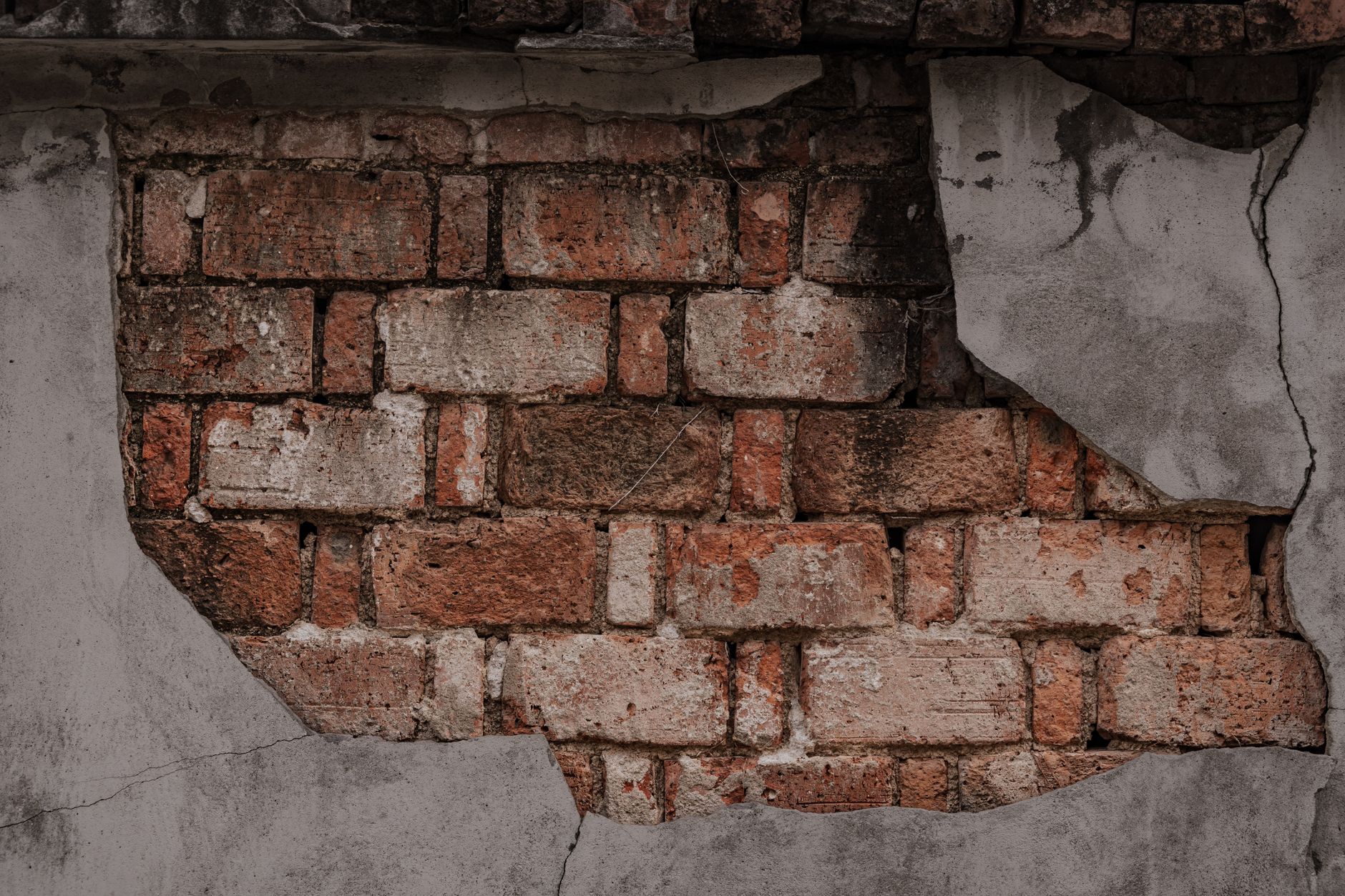 How to Fix a Cracked Brick Wall
