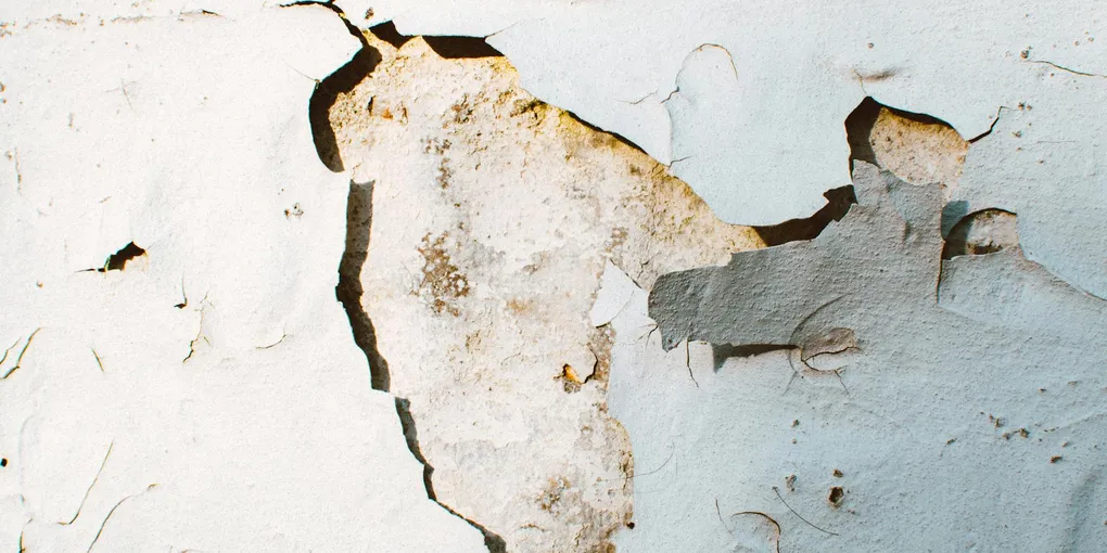 How to Fix a Cracked Ceiling Plaster