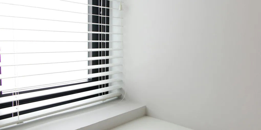How to Fix a Cracked Vinyl Window Sill