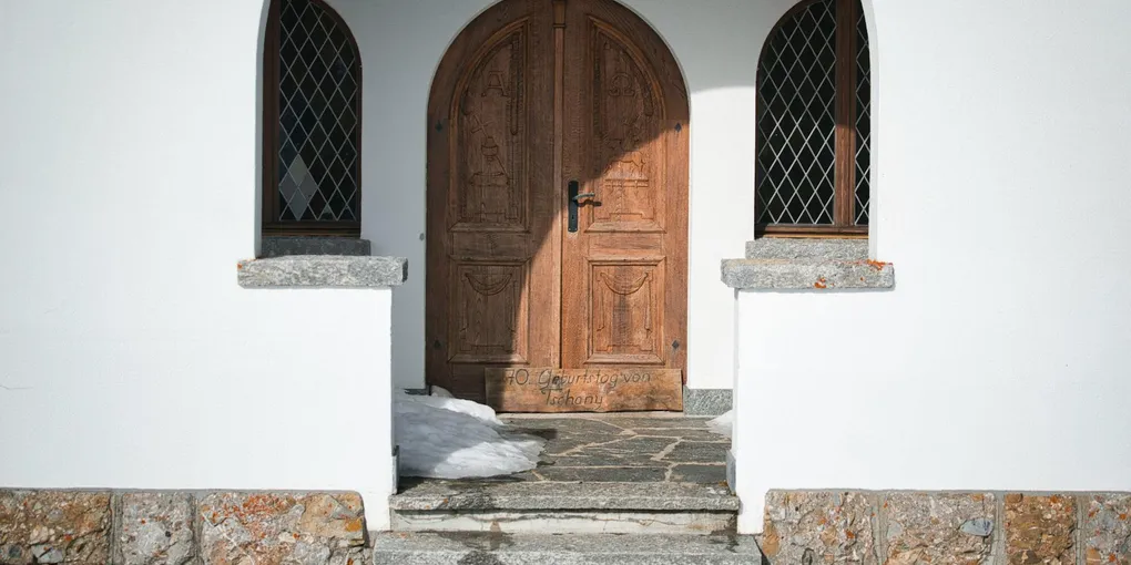 How to Fix a Damaged Door Frame
