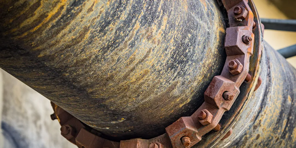 How to Fix a Leaking Pipe Joint in 5 Minutes Without Cutting Pipe