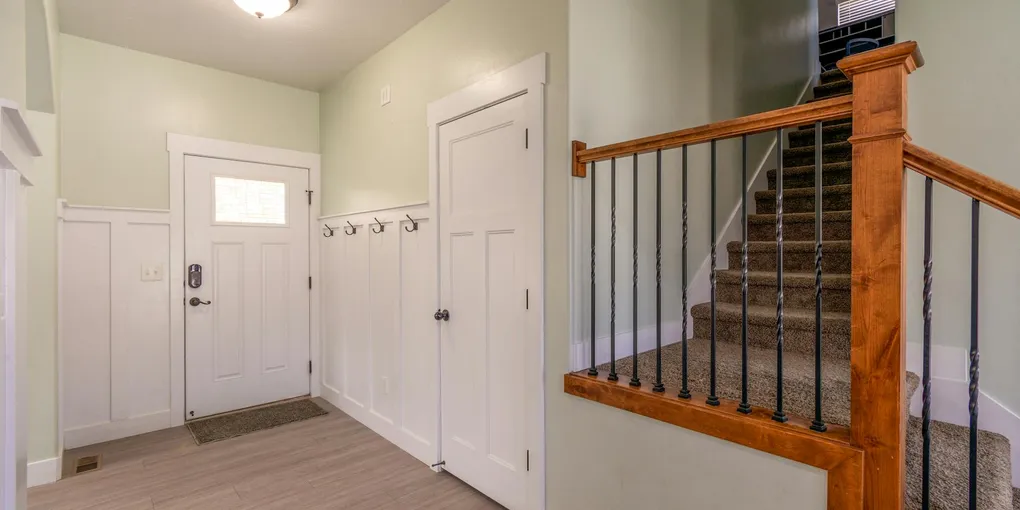 How to Fix a Loose Stair Railing: Tightening Balusters, Newel Posts, and Wall-Mounted Rails (2026)