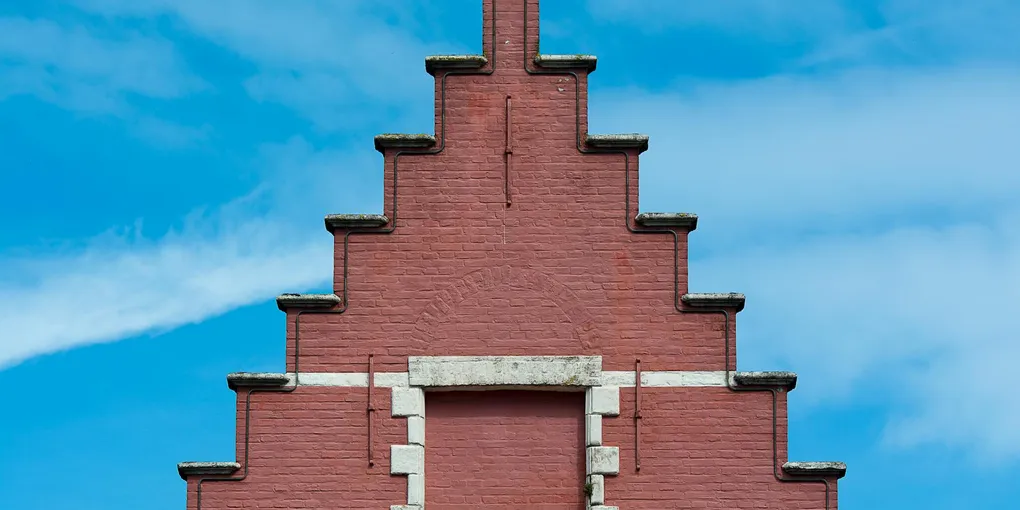How to Fix a Sagging Roof Ridge