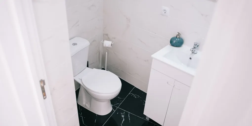 How to Install a Toilet (Complete Guide)