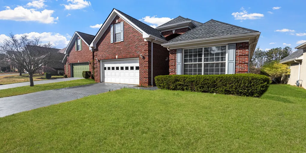 Lawn Aeration Cost 2026: $75–$200 for Standard Yard