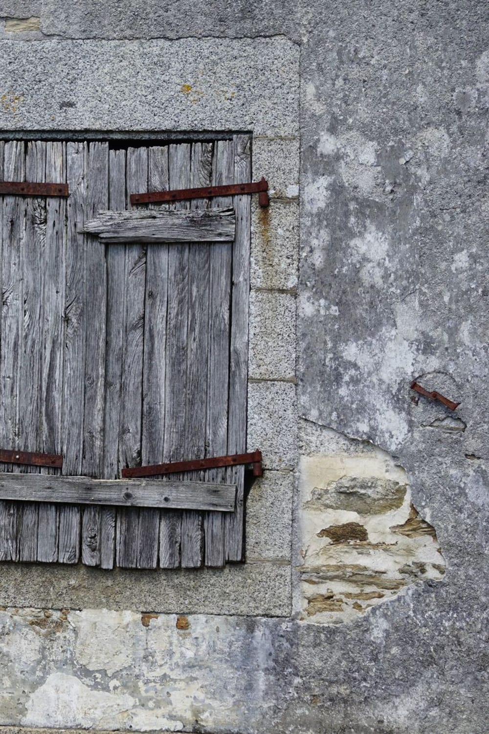 How to Fix a Broken Interior Shutter