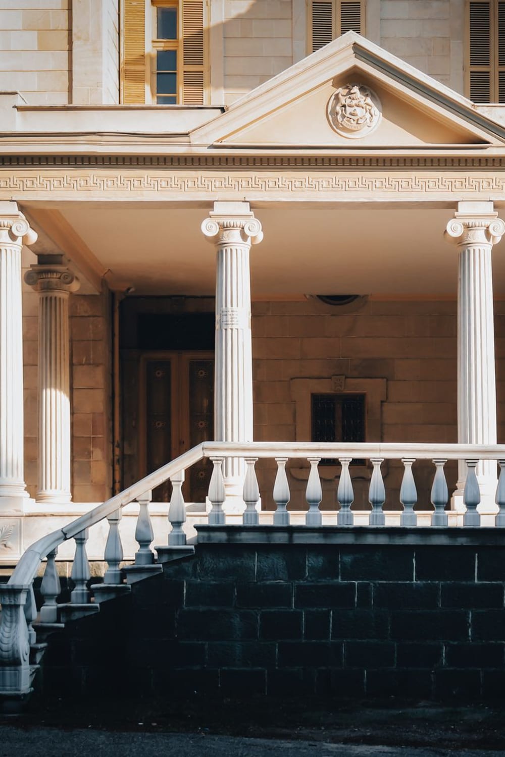 How to Fix a Cracked Porch Column: Step-by-Step Guide
