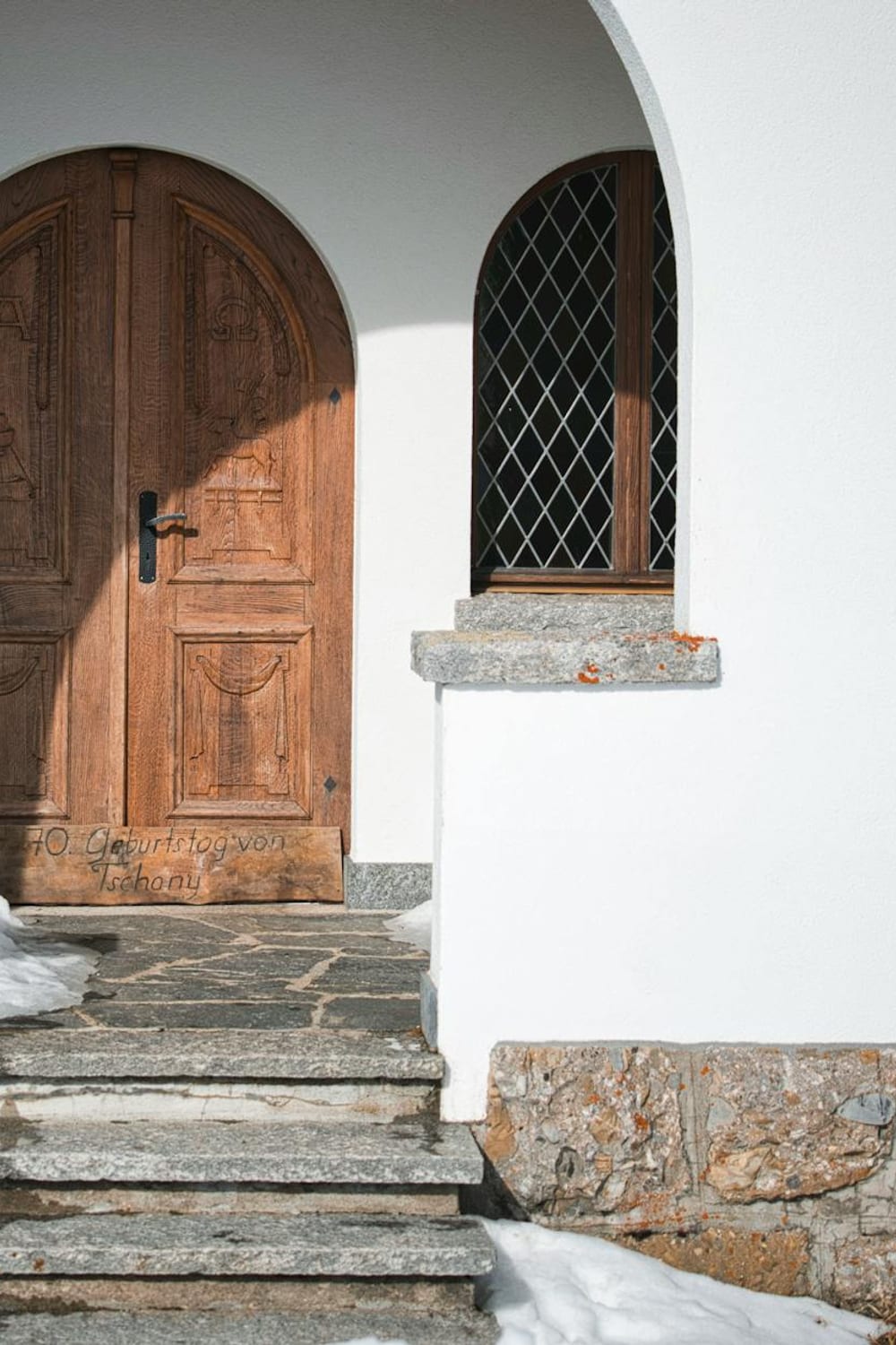 How to Fix a Damaged Door Frame: Step-by-Step Guide